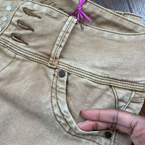 Colombian Push Up Jeans - Picture 12 of 13